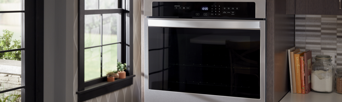 A Whirlpool® Single Wall Oven
