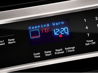 Touchscreen control settings that are set to keep warm