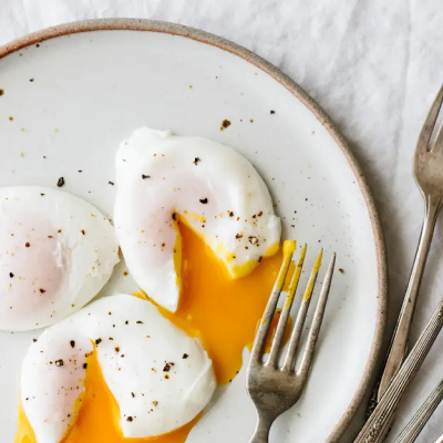 Poached eggs with runny yolks