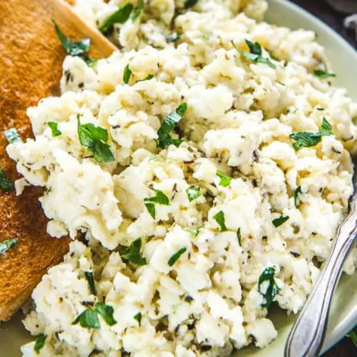 Scrambled egg whites with herbs