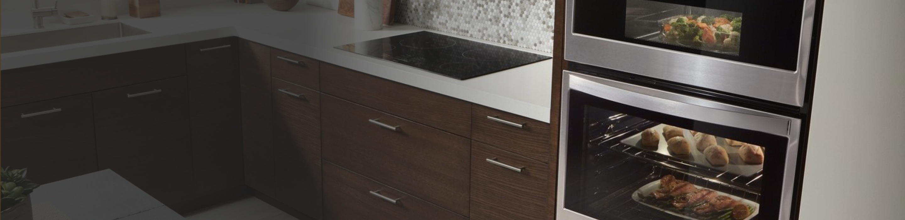 Food roasting and baking in a Whirlpool® Oven