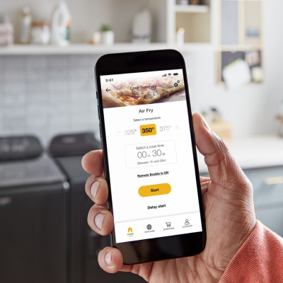 Person selecting Air Fry Settings on the Whirlpool® App