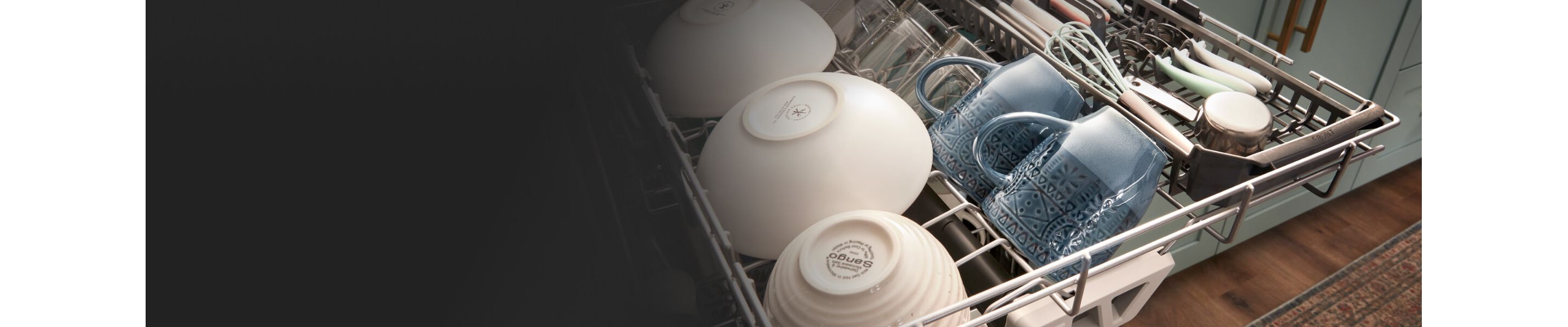 Dishwasher with 3rd Rack with Extra Wash Action